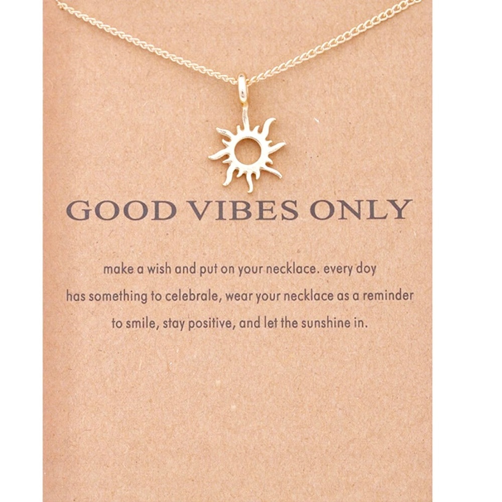 Gold tone GOOD VIBES ONLY pendant necklace!✨✌🏽✨